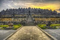 Candi Borobudur malam hari