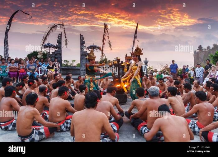 Tari Kecak Uluwatu Bali kekinian