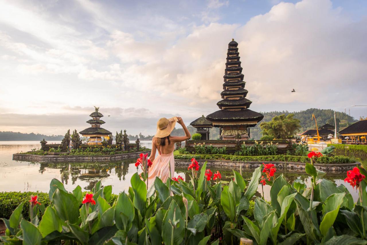 Lokasi pemotretan dengan view pura dan alam Bali yang asri