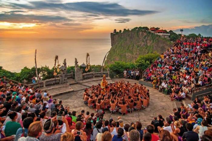 Kecak tari uluwatu jimbaran pura dinner pantai excursion sunset berasal tiket penari voucher