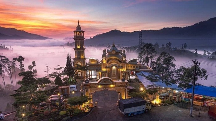 Paket wisata religi dan penginapan di Lampung